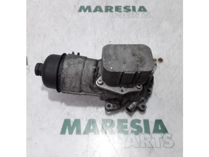 Gebruikte Oliefilterhouder Peugeot 207 SW (WE/WU) 1.6 HDi 16V Prijs € 45,00 Margeregeling aangeboden door Maresia Parts