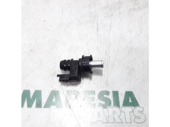 Gebruikte Luchthoeveelheidsmeter Peugeot 308 CC (4B) 1.6 HDiF 16V Prijs € 30,00 Margeregeling aangeboden door Maresia Parts