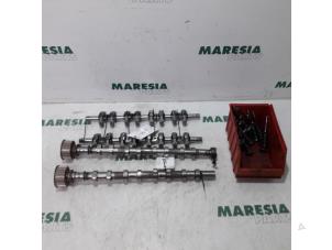 Gebruikte Nokkenas Renault Espace Prijs € 157,50 Margeregeling aangeboden door Maresia Parts