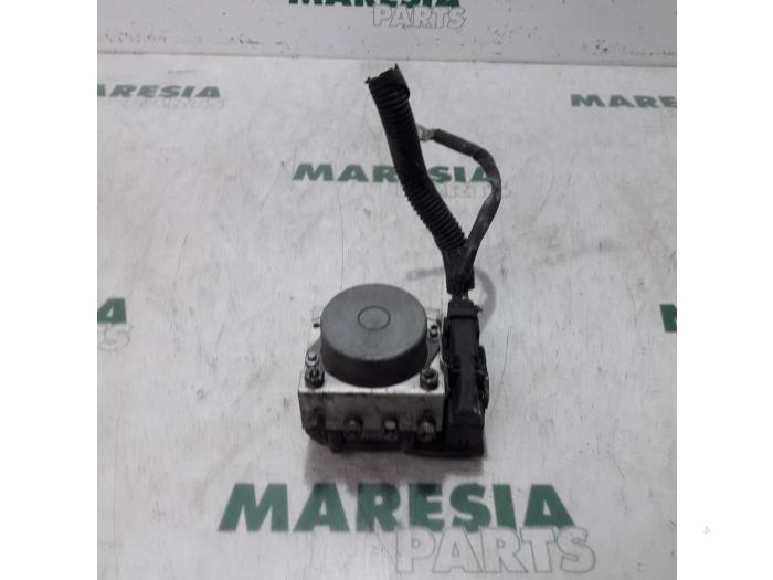 Gebruikte ABS Pomp Renault Kangoo Express (FW) 1.5 dCi 70 Prijs € 108,84 Inclusief btw aangeboden door Maresia Parts