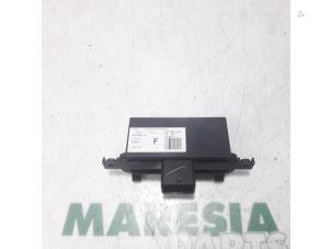 Gebruikte Module Verlichting Peugeot 207 CC (WB) 1.6 16V THP Prijs € 60,00 Margeregeling aangeboden door Maresia Parts