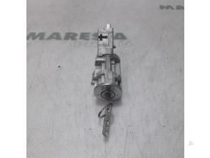 Gebruikte Kontaktslot + Sleutel Citroen DS 3 (SA) 1.2 12V PureTech 130 Prijs € 50,00 Margeregeling aangeboden door Maresia Parts