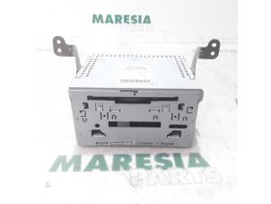 Gebruikte Radio CD Speler Citroen C-Crosser 2.2 HDiF 16V Prijs € 262,50 Margeregeling aangeboden door Maresia Parts