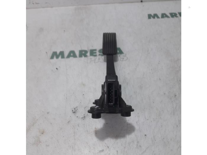 Gebruikte Sensor Gaspedaalpositie Citroen C-Crosser 2.2 HDiF 16V Prijs € 70,00 Margeregeling aangeboden door Maresia Parts