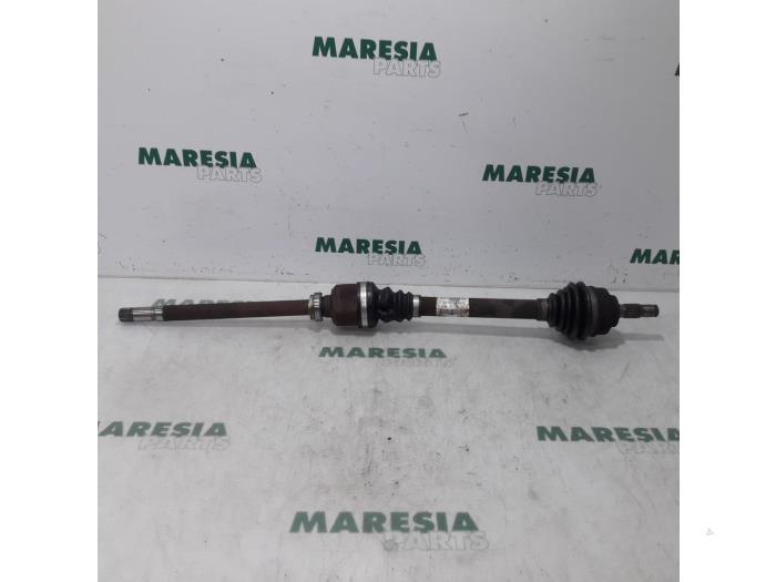 Gebruikte Steekas rechts-voor Peugeot 3008 I (0U/HU) 1.6 HDiF 16V Prijs € 39,90 Margeregeling aangeboden door Maresia Parts