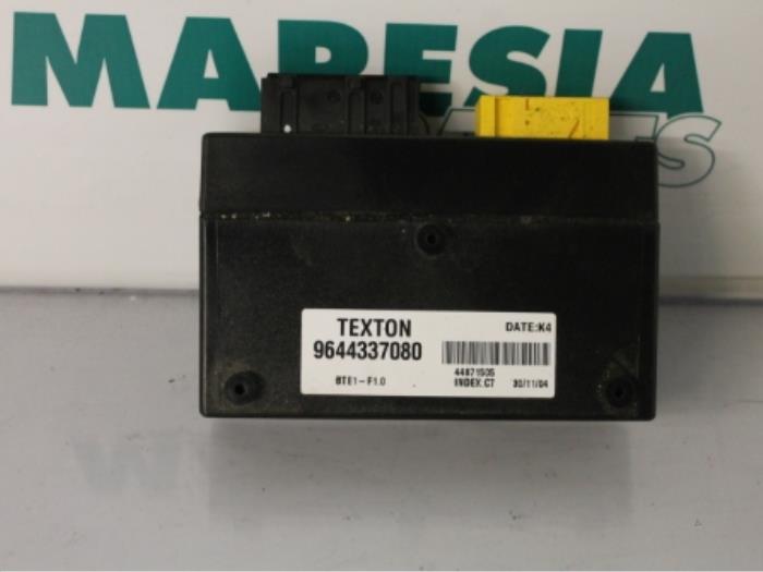 Gebruikte Computer cabriokap Peugeot 206 CC (2D) 1.6 16V Prijs € 90,00 Margeregeling aangeboden door Maresia Parts