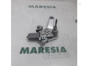 Gebruikte Ruitenwissermotor achter Fiat 500X (334) 1.6 E-torq 16V Prijs € 65,00 Margeregeling aangeboden door Maresia Parts