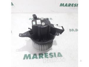 Gebruikte Aanjager Fiat 500X (334) 1.6 E-torq 16V Prijs € 50,00 Margeregeling aangeboden door Maresia Parts