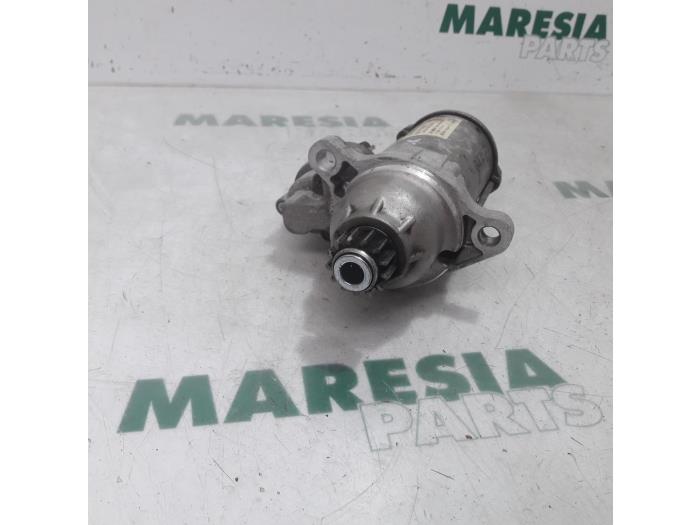 Startmotor van een Fiat 500X (334) 1.6 E-torq 16V 2016