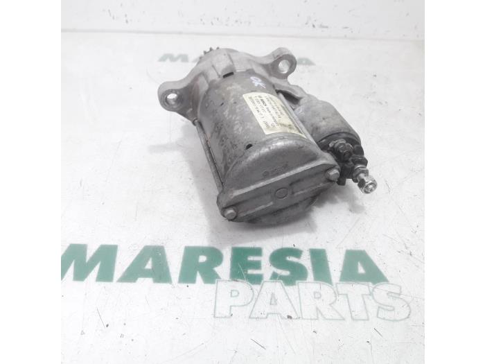 Startmotor van een Fiat 500X (334) 1.6 E-torq 16V 2016