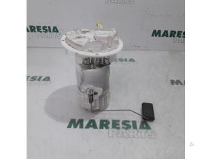 Gebruikte Tank element Pomp Peugeot 2008 (CU) 1.2 Vti 12V PureTech 82 Prijs € 25,00 Margeregeling aangeboden door Maresia Parts