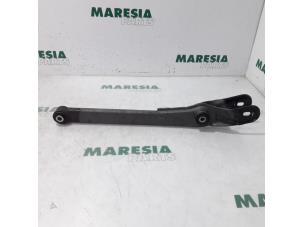 Gebruikte Draagarm rechts-achter Alfa Romeo Giulietta (940) 1.6 JTDm 16V Prijs € 35,00 Margeregeling aangeboden door Maresia Parts
