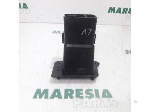 Gebruikte Bumperframe voor Peugeot 5008 I (0A/0E) 1.6 HDiF 16V Prijs € 15,00 Margeregeling aangeboden door Maresia Parts