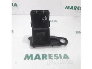 Gebruikte Bumperframe voor Peugeot 5008 I (0A/0E) 1.6 HDiF 16V Prijs € 25,00 Margeregeling aangeboden door Maresia Parts