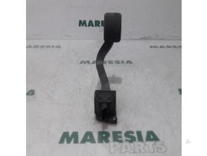 Gebruikte Sensor Gaspedaalpositie Peugeot 5008 I (0A/0E) 1.6 HDiF 16V Prijs € 50,00 Margeregeling aangeboden door Maresia Parts