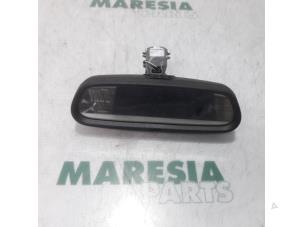 Gebruikte Binnenspiegel Peugeot 5008 I (0A/0E) 1.6 HDiF 16V Prijs € 35,00 Margeregeling aangeboden door Maresia Parts