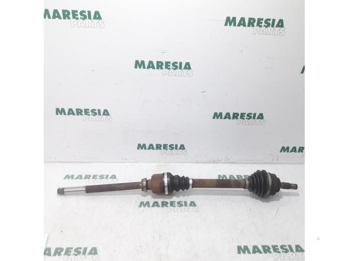 Gebruikte Aandrijfas rechts-voor Citroen C4 Grand Picasso (UA) 1.8 16V Prijs € 30,00 Margeregeling aangeboden door Maresia Parts