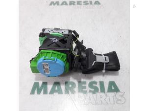 Gebruikte Veiligheidsgordel rechts-voor Citroen C4 Grand Picasso (UA) 1.8 16V Prijs € 105,00 Margeregeling aangeboden door Maresia Parts