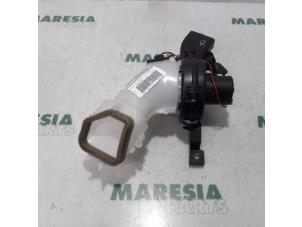 Gebruikte Aanjager Citroen C4 Grand Picasso (UA) 1.8 16V Prijs € 30,00 Margeregeling aangeboden door Maresia Parts