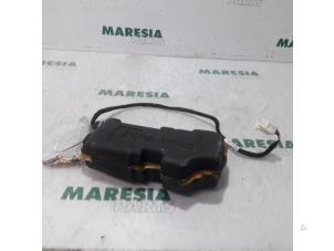 Gebruikte Cabriodak Motor Peugeot 206 CC (2D) 1.6 16V Prijs € 210,00 Margeregeling aangeboden door Maresia Parts
