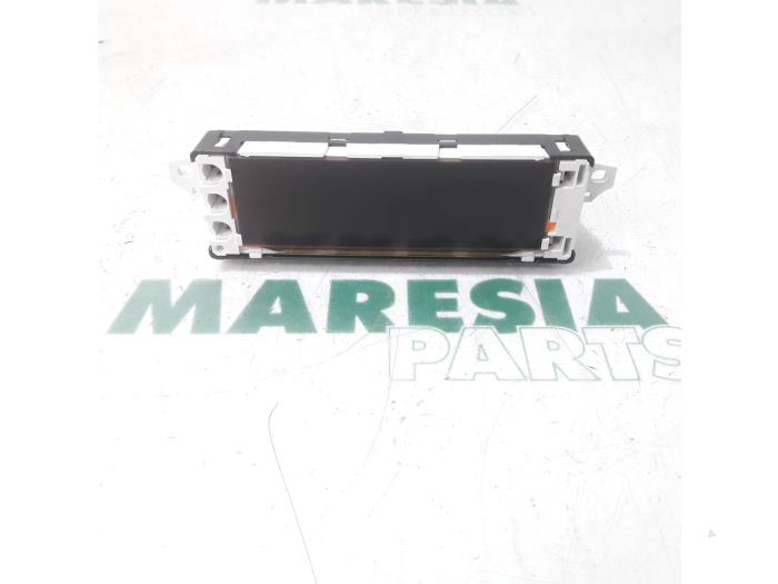 Gebruikte Display Interieur Peugeot Partner (GC/GF/GG/GJ/GK) 1.6 BlueHDI 75 Prijs € 30,00 Margeregeling aangeboden door Maresia Parts