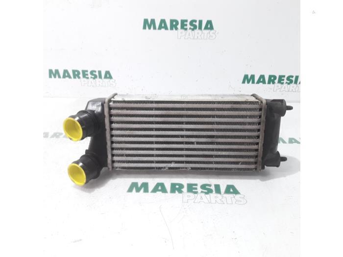 Gebruikte Intercooler Peugeot Partner (GC/GF/GG/GJ/GK) 1.6 BlueHDI 75 Prijs € 50,00 Margeregeling aangeboden door Maresia Parts