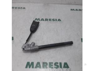 Gebruikte Gordelspanner links Renault Scénic II (JM) 1.6 16V Prijs € 35,00 Margeregeling aangeboden door Maresia Parts