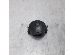 Gebruikte Sensor regen Renault Scénic II (JM) 1.6 16V Prijs € 25,00 Margeregeling aangeboden door Maresia Parts