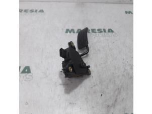 Gebruikte Sensor Gaspedaalpositie Renault Scénic II (JM) 1.6 16V Prijs € 35,00 Margeregeling aangeboden door Maresia Parts