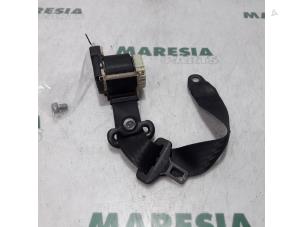 Gebruikte Veiligheidsgordel links-achter Fiat Stilo MW (192C) 1.6 16V Prijs € 50,00 Margeregeling aangeboden door Maresia Parts