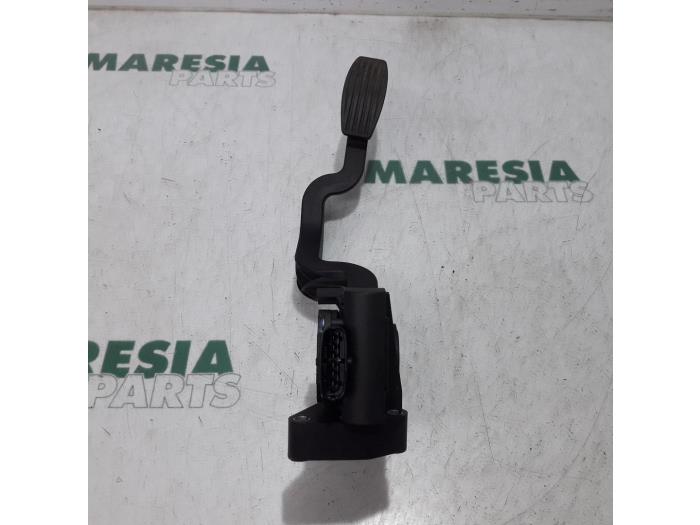 Gebruikte Gaspedaalpositie Sensor Fiat Stilo MW (192C) 1.6 16V Prijs € 25,00 Margeregeling aangeboden door Maresia Parts