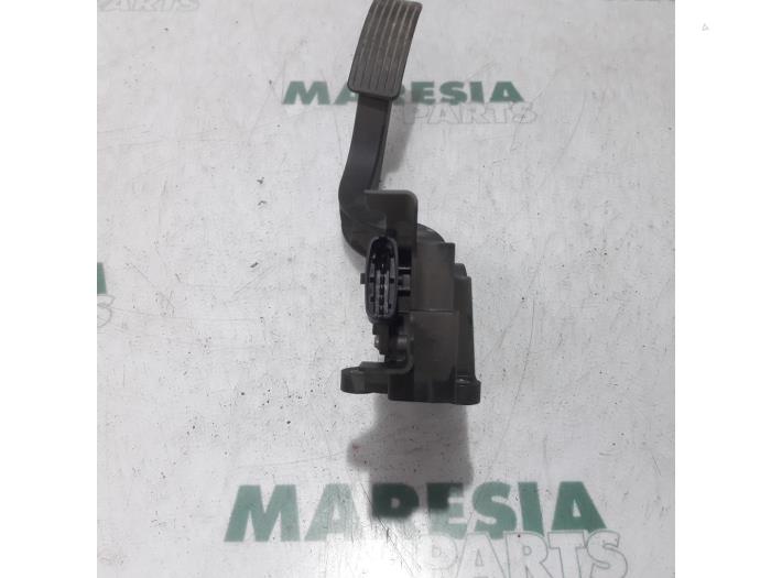 Gaspedaalpositie Sensor van een Fiat Ducato (250) 2.3 D 120 Multijet 2007