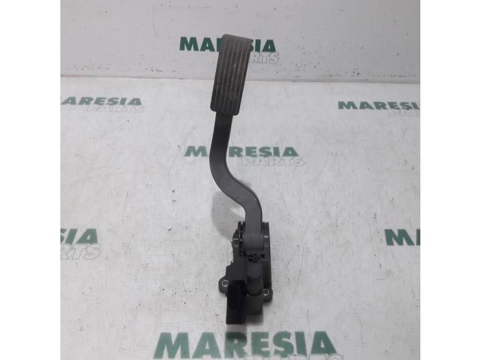 Gaspedaalpositie Sensor van een Fiat Ducato (250) 2.3 D 120 Multijet 2007