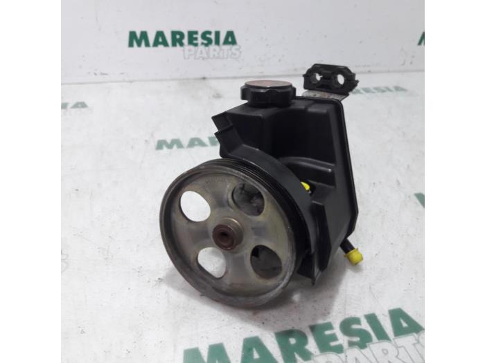 Gebruikte Pomp Servo Peugeot 206 (2A/C/H/J/S) 1.4 16V Prijs € 50,00 Margeregeling aangeboden door Maresia Parts