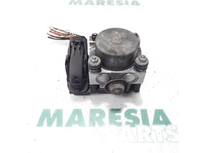 Gebruikte ABS Pomp Fiat 500 (312) 1.3 MJTD 16V Prijs € 30,00 Margeregeling aangeboden door Maresia Parts