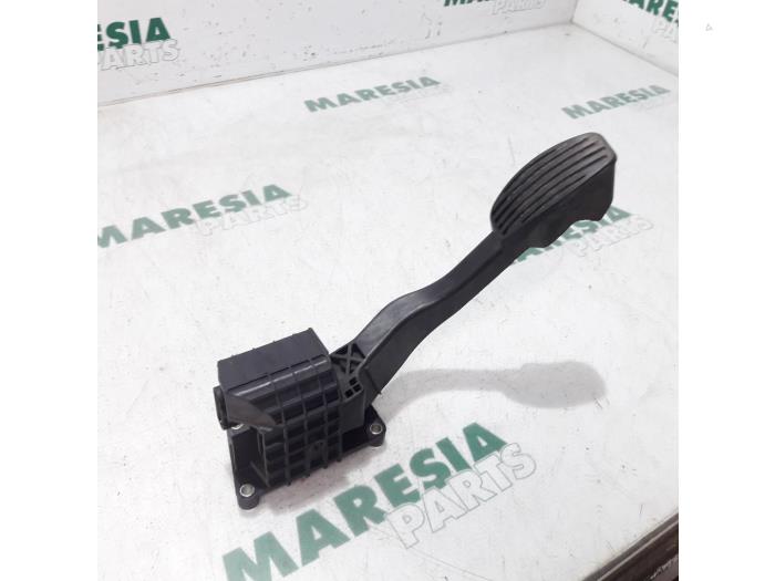 Gebruikte Gaspedaalpositie Sensor Fiat 500 (312) 1.3 MJTD 16V Prijs € 30,00 Margeregeling aangeboden door Maresia Parts