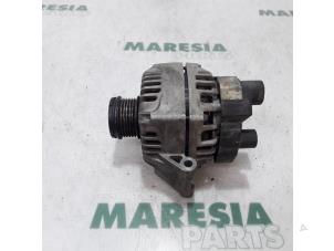 Gebruikte Alternator Fiat 500 (312) 1.3 MJTD 16V Prijs € 75,00 Margeregeling aangeboden door Maresia Parts