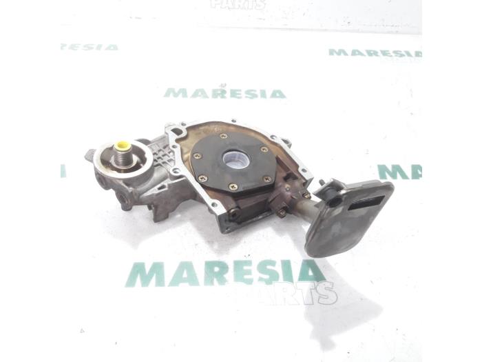 Gebruikte Oliepomp Fiat Bravo (198A) 1.4 16V Prijs € 59,99 Margeregeling aangeboden door Maresia Parts