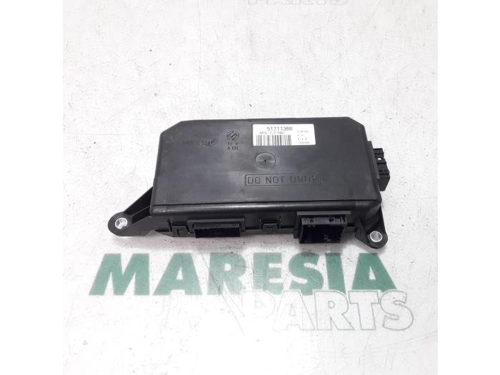 Gebruikte Computer Diversen Fiat Stilo (192A/B) 1.6 16V 3-Drs. Prijs € 35,00 Margeregeling aangeboden door Maresia Parts