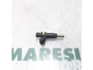 Gebruikte Injector (benzine injectie) Citroen C3 Picasso (SH) 1.4 16V VTI 95 Prijs € 20,00 Margeregeling aangeboden door Maresia Parts