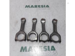 Gebruikte Drijfstang Citroen C3 (SC) 1.6 HDi 92 Prijs € 105,00 Margeregeling aangeboden door Maresia Parts