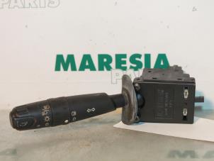 Gebruikte Richtingaanwijzer Schakelaar Citroen Xsara Picasso (CH) 1.8 16V Prijs € 30,00 Margeregeling aangeboden door Maresia Parts