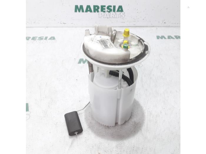 Gebruikte Tank element Pomp Fiat Punto III (199) 0.9 TwinAir Turbo 100 Prijs € 40,00 Margeregeling aangeboden door Maresia Parts