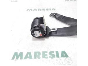 Gebruikte Veiligheidsgordel links-achter Fiat Punto III (199) 0.9 TwinAir Turbo 100 Prijs € 25,00 Margeregeling aangeboden door Maresia Parts