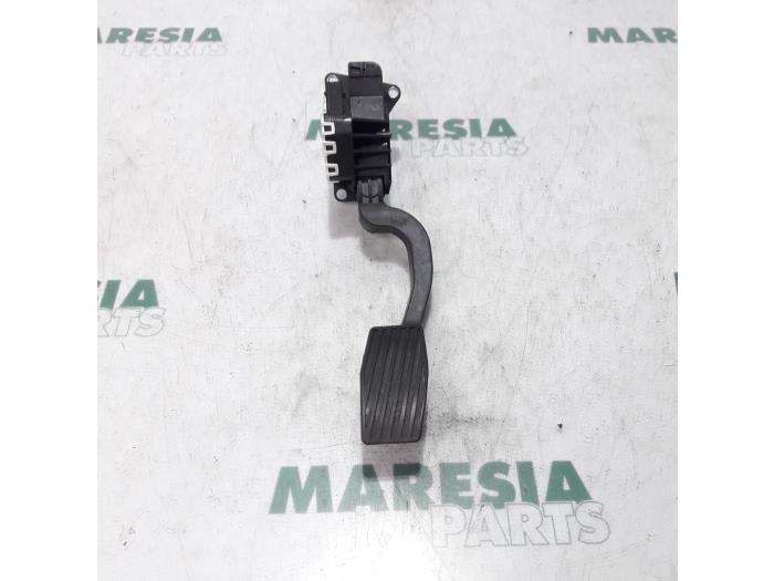 Gebruikte Gaspedaalpositie Sensor Fiat Punto III (199) 0.9 TwinAir Turbo 100 Prijs € 15,00 Margeregeling aangeboden door Maresia Parts