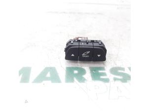 Gebruikte Schakelaar Citroen C5 III Tourer (RW) 2.0 HDiF 16V Prijs € 15,00 Margeregeling aangeboden door Maresia Parts