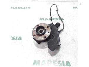 Gebruikte Asschenkel links-voor Renault Twingo II (CN) 1.5 dCi 90 FAP Prijs € 29,99 Margeregeling aangeboden door Maresia Parts