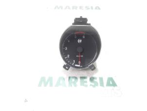 Gebruikte Toerenteller Alfa Romeo 156 Sportwagon (932) 1.9 JTD 16V Prijs € 40,00 Margeregeling aangeboden door Maresia Parts
