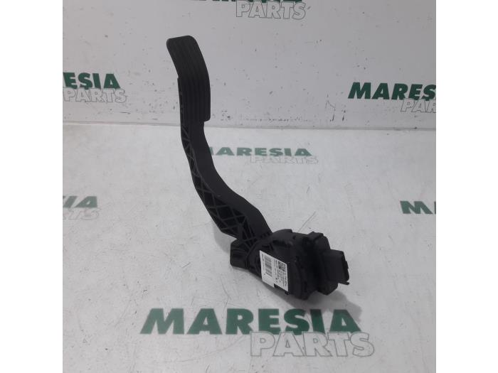 Gebruikte Gaspedaalpositie Sensor Citroen C4 Cactus (0B/0P) 1.2 PureTech 82 12V Prijs € 20,00 Margeregeling aangeboden door Maresia Parts