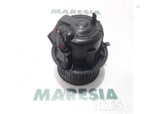 Gebruikte Chaufage Ventilatiemotor Citroen C4 Cactus (0B/0P) 1.2 PureTech 82 12V Prijs € 25,00 Margeregeling aangeboden door Maresia Parts